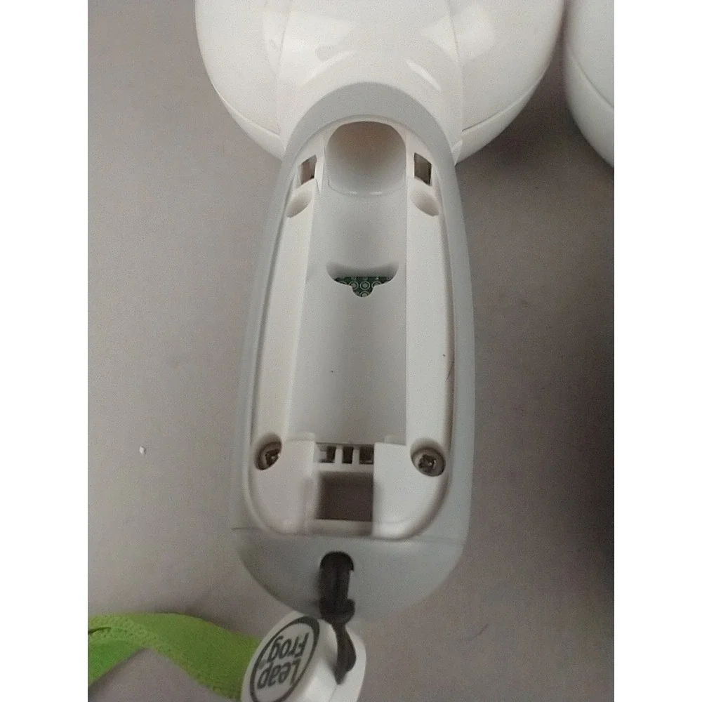LeapFrog LeapTV Wireless‎ Transforming Controllers Set of 2 White Green Motion